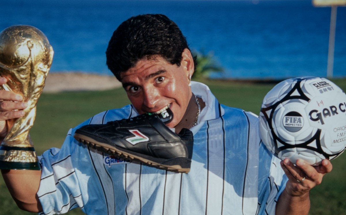 Maradona y la vez que cambió a Puma por la marca mexicana Garcis